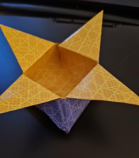 手工折纸小盒子教程，轻松学会装回形针的花瓣盒-第27张图片-趣作屋