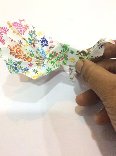 超详细折纸孔雀手工教程,零基础也能轻松学会-第29张图片-趣作屋 超详细折纸孔雀手工教程,零基础也能轻松学会-第29张图片-趣作屋