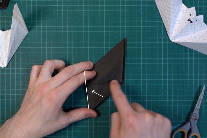 超简单折纸蝙蝠教程,万圣节装饰轻松做-第8张图片-趣作屋 超简单折纸蝙蝠教程,万圣节装饰轻松做-第8张图片-趣作屋