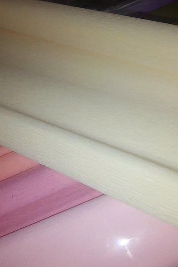 彩虹玫瑰花手工制作教程，用皱纹纸轻松DIY-第2张图片-趣作屋