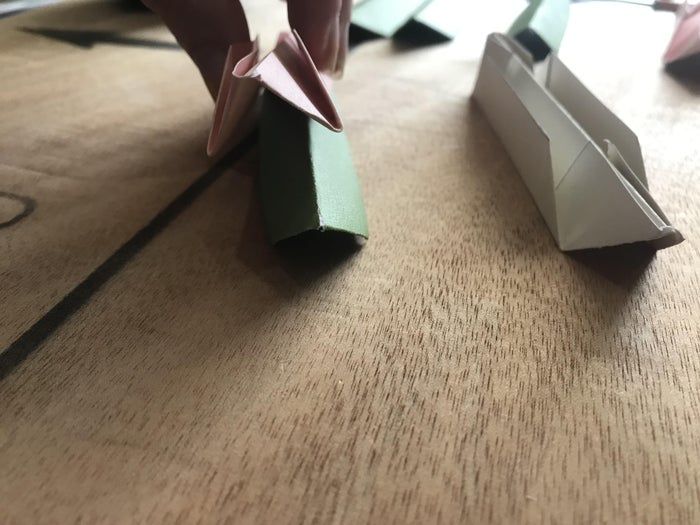 零基础也能轻松折出莲花折纸变体,附详细步骤与创意装饰-第14张图片-趣作屋 零基础也能轻松折出莲花折纸变体,附详细步骤与创意装饰-第14张图片-趣作屋