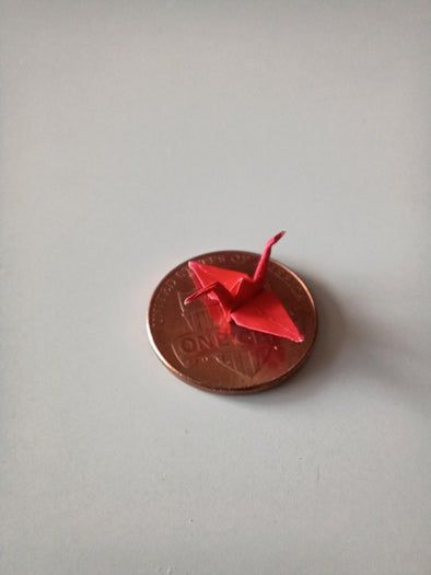 挑战手工极限:用4x4厘米纸折迷你千纸鹤教程-第2张图片-趣作屋 挑战手工极限:用4x4厘米纸折迷你千纸鹤教程-第2张图片-趣作屋