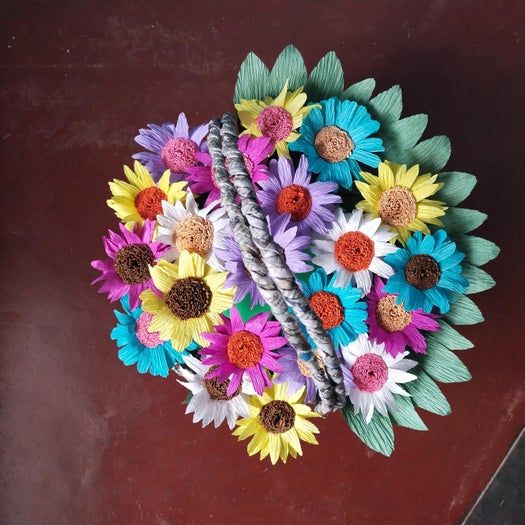 超详细纸艺花篮制作教程，用皱纹纸轻松DIY非洲菊花束-第70张图片-趣作屋