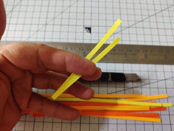 超简单彩色纸转盘手工制作教程-第14张图片-趣作屋