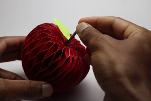 超逼真立体苹果手工制作教程,零基础也能轻松上手!-第30张图片-趣作屋 超逼真立体苹果手工制作教程,零基础也能轻松上手!-第30张图片-趣作屋