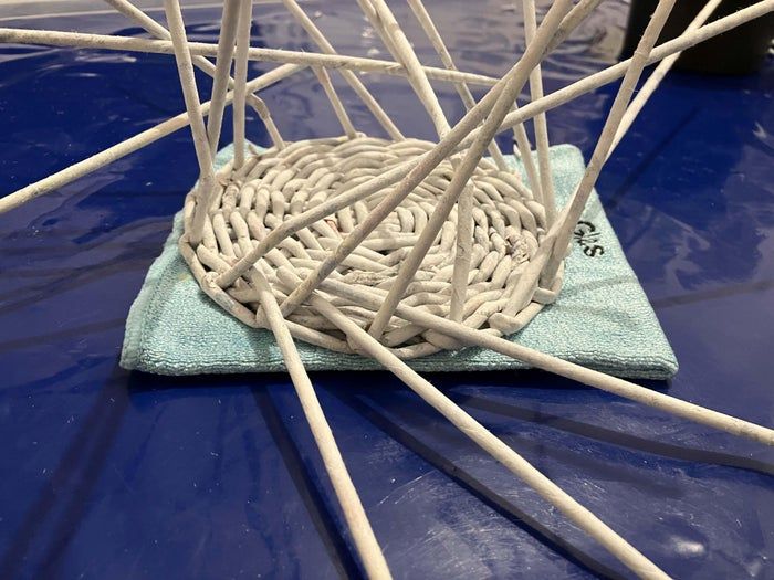 用旧报纸做手工编织篮子教程，简单易学环保又实用-第35张图片-趣作屋