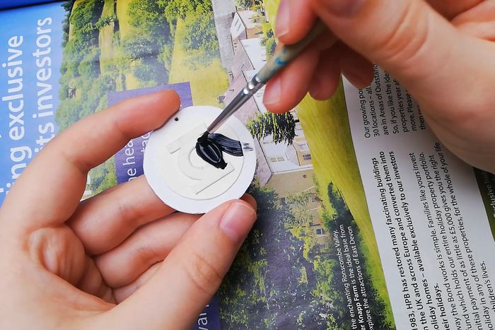 低成本手工制作超级英雄钥匙扣教程-第12张图片-趣作屋