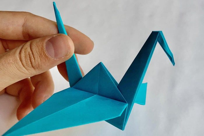 超简单折纸鹤教程，手把手教你DIY纸鸟-第2张图片-趣作屋