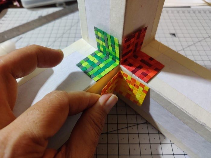 超简单彩色纸转盘手工制作教程-第19张图片-趣作屋