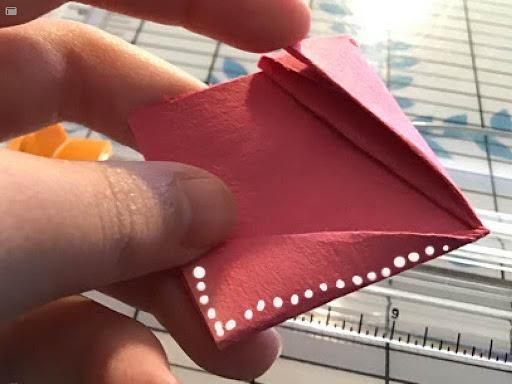 超简单手工纸花制作教程,零成本DIY装饰花-第6张图片-趣作屋 超简单手工纸花制作教程,零成本DIY装饰花-第6张图片-趣作屋