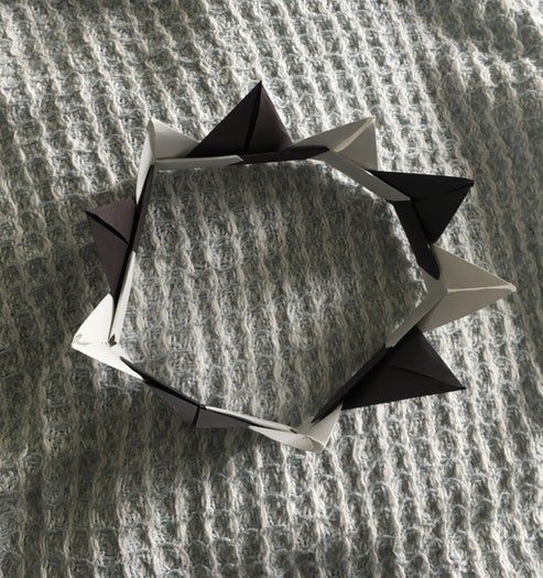 超简单纸制小皇冠手工教程，零基础也能轻松上手！-第15张图片-趣作屋