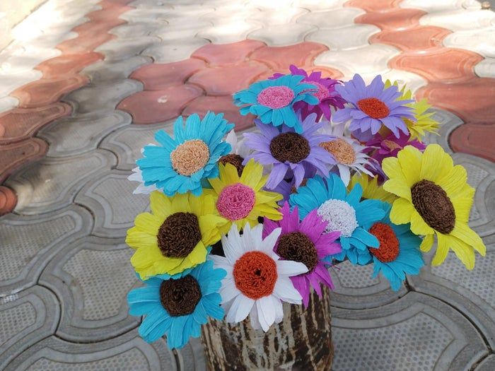 超详细纸艺花篮制作教程，用皱纹纸轻松DIY非洲菊花束-第58张图片-趣作屋