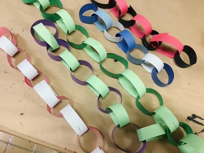 10岁以上孩子也能做的趣味手工：用废纸轻松制作创意小饰品-第5张图片-趣作屋