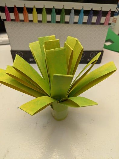 低成本手工制作白色纸花教程,轻松打造创意花束-第8张图片-趣作屋 低成本手工制作白色纸花教程,轻松打造创意花束-第8张图片-趣作屋