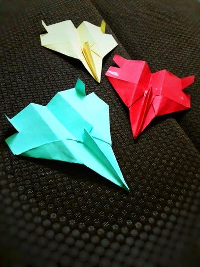 超简单F-15纸飞机折法教程,一扔能飞9米远-第3张图片-趣作屋 超简单F-15纸飞机折法教程,一扔能飞9米远-第3张图片-趣作屋