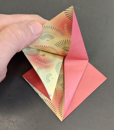 超简单折纸龙教程,一张纸就能搞定!-第8张图片-趣作屋 超简单折纸龙教程,一张纸就能搞定!-第8张图片-趣作屋