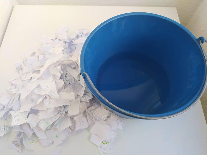 低成本手工制作再生纸教程，轻松DIY环保纸张-第5张图片-趣作屋