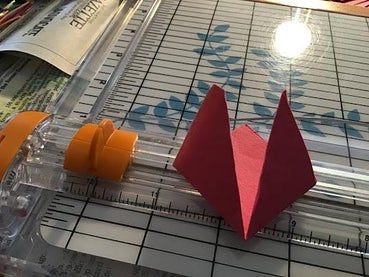 超简单手工纸花制作教程,零成本DIY装饰花-第4张图片-趣作屋 超简单手工纸花制作教程,零成本DIY装饰花-第4张图片-趣作屋