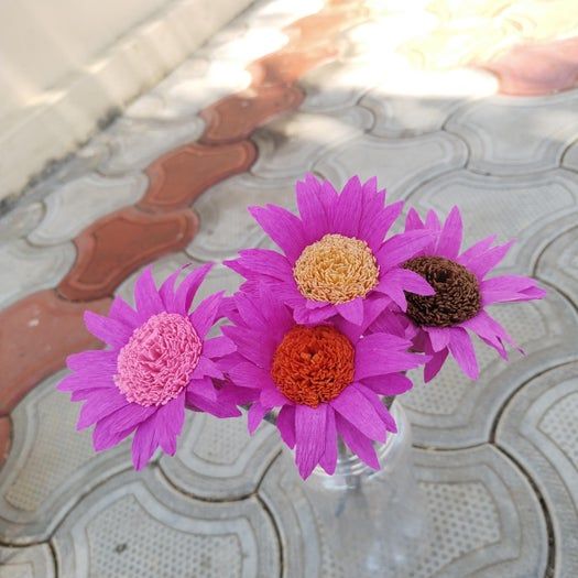 超详细纸艺花篮制作教程，用皱纹纸轻松DIY非洲菊花束-第57张图片-趣作屋