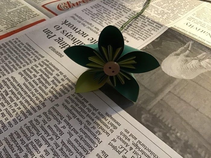 超简单手工纸花制作教程,零成本DIY装饰花-第12张图片-趣作屋 超简单手工纸花制作教程,零成本DIY装饰花-第12张图片-趣作屋