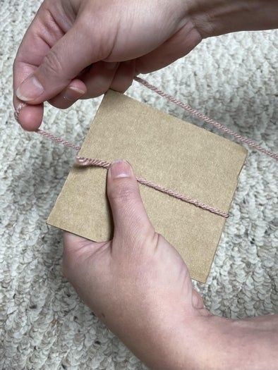 10分钟手工制作猫咪毛线玩具教程-第3张图片-趣作屋