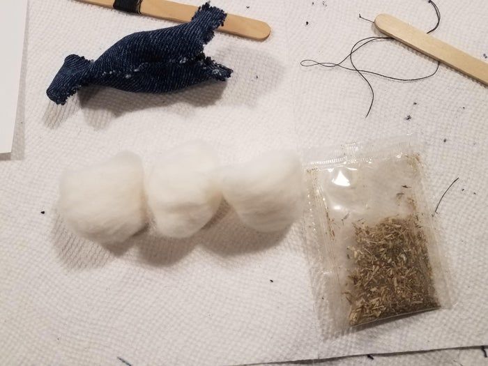 零成本旧衣改造：用牛仔裤做猫咪鱼形玩具教程-第4张图片-趣作屋