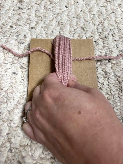 10分钟手工制作猫咪毛线玩具教程-第5张图片-趣作屋