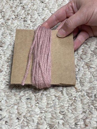 10分钟手工制作猫咪毛线玩具教程-第4张图片-趣作屋