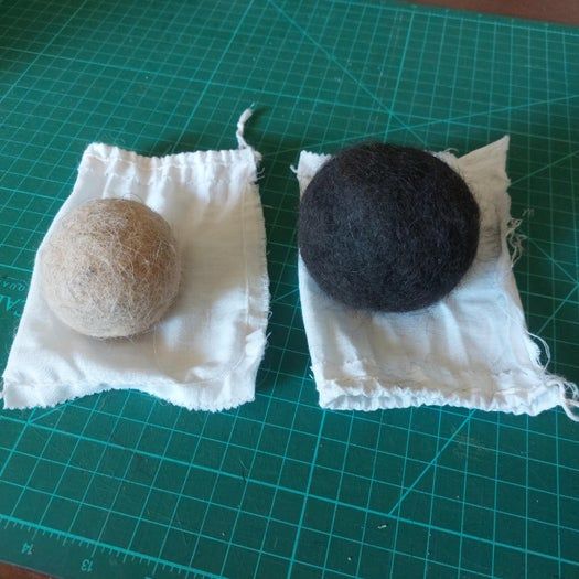 用狗狗掉毛手工制作可爱毛球玩具的省钱妙招-第7张图片-趣作屋