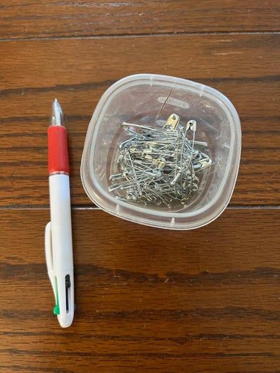 用旧T恤制作环保圣诞花环教程-第3张图片-趣作屋