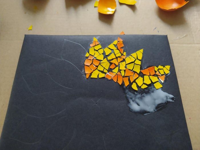 用鸡蛋壳做多彩马赛克装饰的简单方法-第12张图片-趣作屋