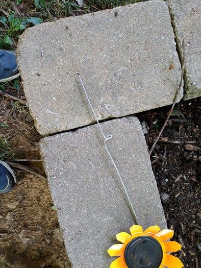 用猫粮罐头制作防水向日葵装饰品教程-第21张图片-趣作屋