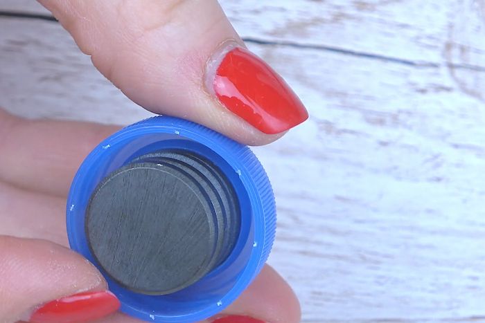 塑料瓶创意再利用教程：制作牙刷架、绳子、绳花和幼儿玩具-第15张图片-趣作屋