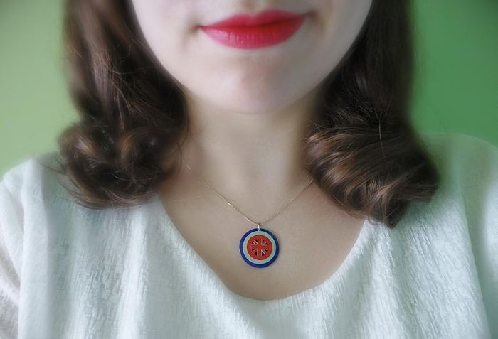 用饮料罐制作佩吉·卡特和美国队长盾牌配饰教程-第2张图片-趣作屋 用饮料罐制作佩吉·卡特和美国队长盾牌配饰教程-第2张图片-趣作屋