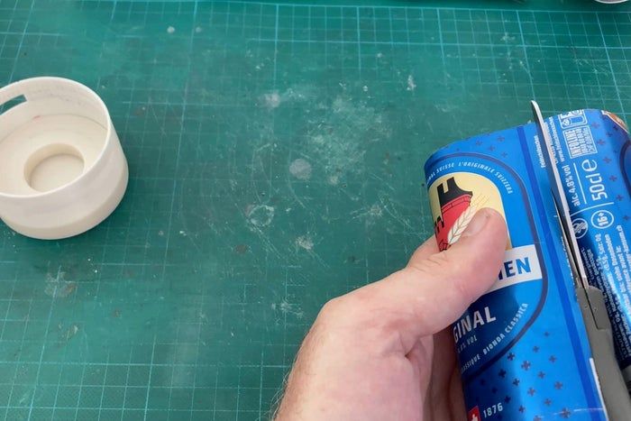 用饮料罐制作户外风动螺旋装饰教程-第5张图片-趣作屋 用饮料罐制作户外风动螺旋装饰教程-第5张图片-趣作屋