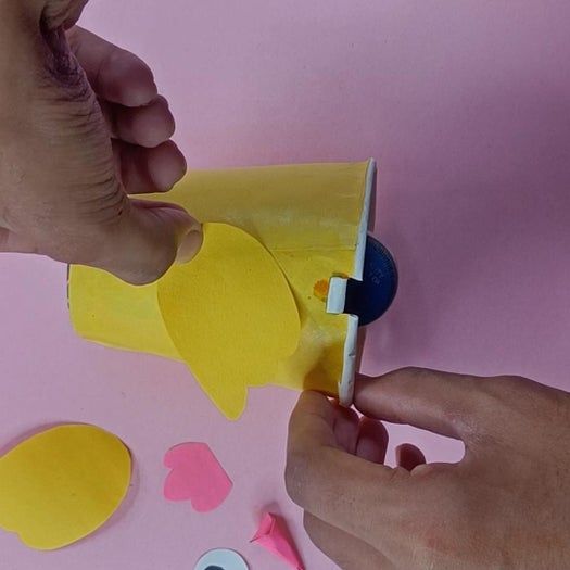 简单又有趣的橡皮筋驱动移动玩具制作教程-第13张图片-趣作屋 简单又有趣的橡皮筋驱动移动玩具制作教程-第13张图片-趣作屋