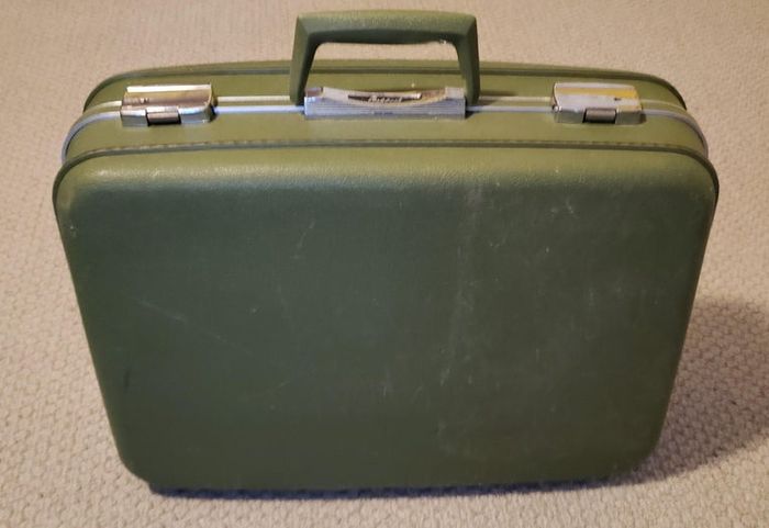 用复古行李箱打造国家公园贴纸墙面艺术-第2张图片-趣作屋 用复古行李箱打造国家公园贴纸墙面艺术-第2张图片-趣作屋