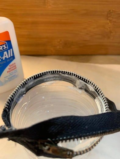 用矿泉水瓶和拉链制作创意收纳容器-第9张图片-趣作屋