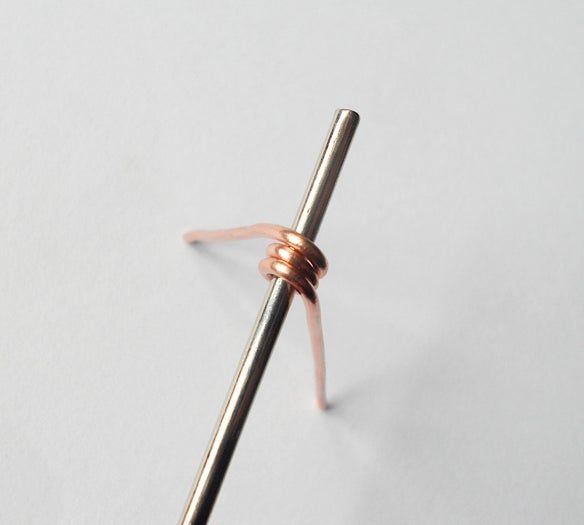 用塑料瓶制作环保胸针的超简单教程-第15张图片-趣作屋 用塑料瓶制作环保胸针的超简单教程-第15张图片-趣作屋