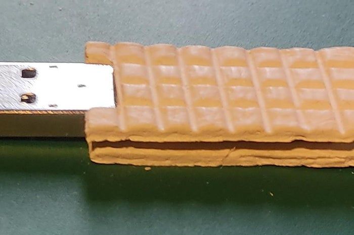 将U盘改造成迷你巧克力钥匙扣教程-第8张图片-趣作屋 将U盘改造成迷你巧克力钥匙扣教程-第8张图片-趣作屋