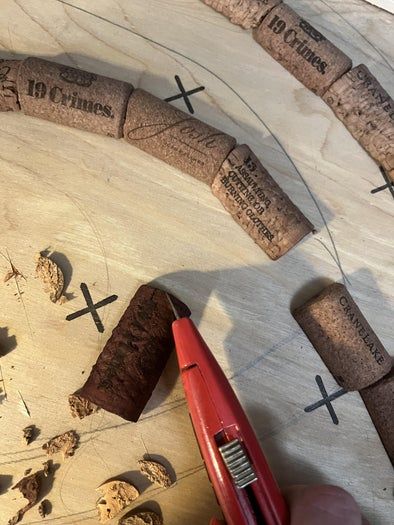 用酒瓶塞DIY墙面装饰品教程-第5张图片-趣作屋