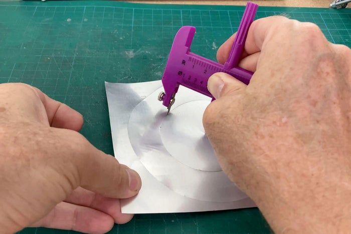 用饮料罐制作户外风动螺旋装饰教程-第7张图片-趣作屋 用饮料罐制作户外风动螺旋装饰教程-第7张图片-趣作屋