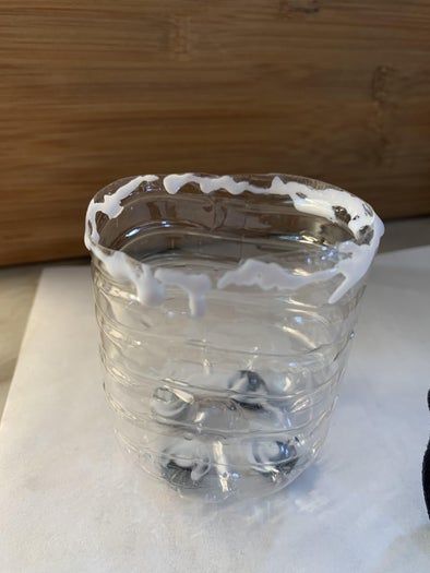 用矿泉水瓶和拉链制作创意收纳容器-第8张图片-趣作屋