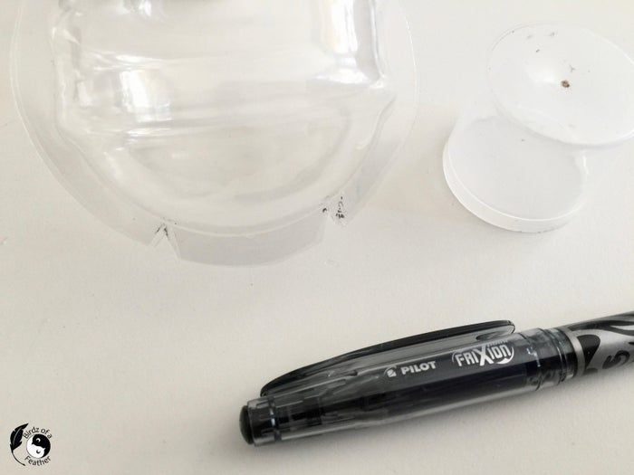 用废弃塑料制作创意水泥灯泡花盆-第4张图片-趣作屋