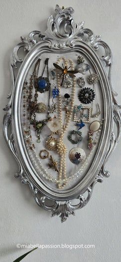 用旧框自制复古珠宝展示墙-第1张图片-趣作屋