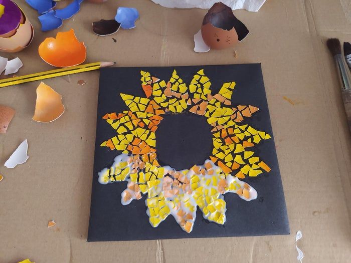 用鸡蛋壳做多彩马赛克装饰的简单方法-第13张图片-趣作屋