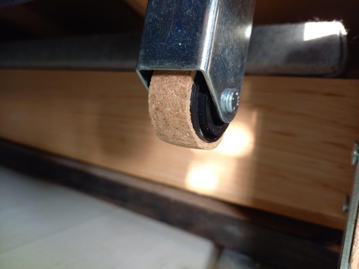 用酒瓶软木塞修复轮子衬垫的环保教程-第12张图片-趣作屋