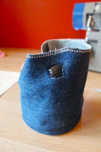 用旧牛仔裤DIY结实耐用的粉笔袋教程-第29张图片-趣作屋 用旧牛仔裤DIY结实耐用的粉笔袋教程-第29张图片-趣作屋