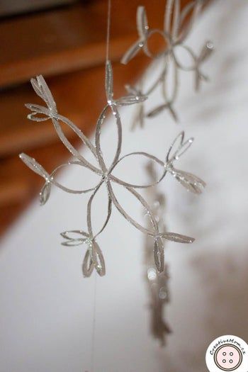 用回收材料制作闪闪发光的雪花装饰教程-第3张图片-趣作屋