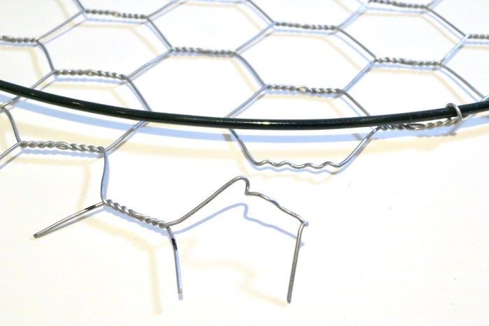 利用废旧纽扣制作彩虹和平标志捕光器教程-第13张图片-趣作屋 利用废旧纽扣制作彩虹和平标志捕光器教程-第13张图片-趣作屋